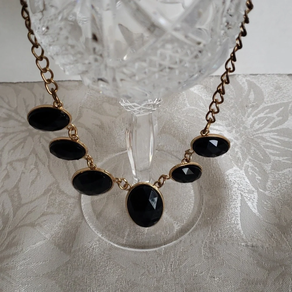 Vintage black bead necklace - Picture 8 of 8
